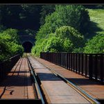 Z tunelu, přez most, až k Vám!