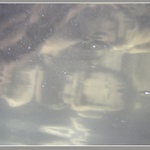 Hladina potůčku zdola