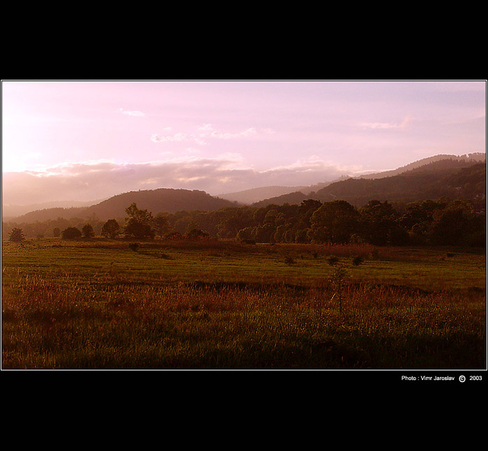 - U  NÁS  - první raní paprsek -