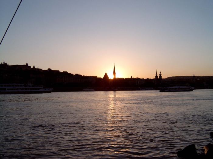 Západ sluníčka v Budapešti