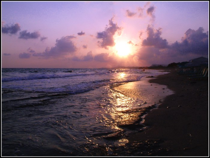 KRÉTA - brzy ráno u moře