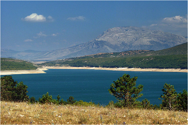 Peručko jezero