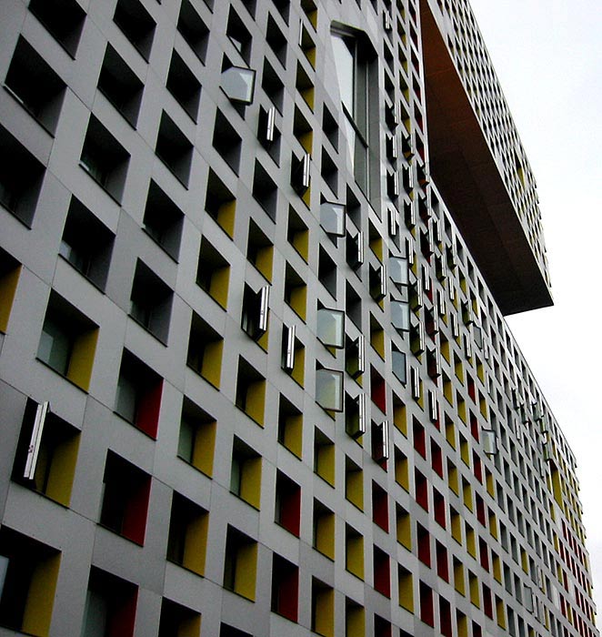 MIT Dormitory ("Geek House")