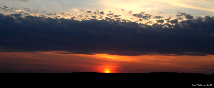 Večerní slunce zdrhlo na západ ...