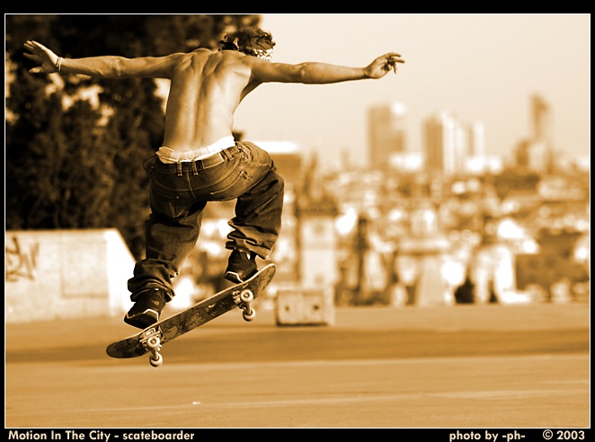 Motion In The City - scateboarder