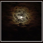 Perla zářící v kráteru