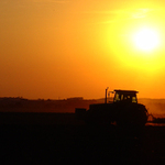 ....jede traktor, je to Zetor...