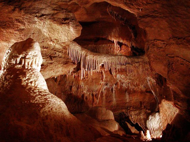 Koněpruská jeskyně