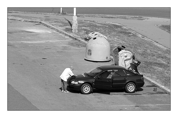 ...řek mi pohled pouhý<br>z okna ven,<br>že nedělní je den a lenivý...