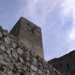 Strečno- věž jako by měla obličej