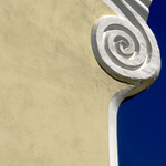 <span style='color:white;font-weight: bold;background-color:black;padding-left:3px;padding-right:3px'>BEIGE @ BLUE</span>