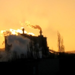 Východ Slunce za ocelárnou