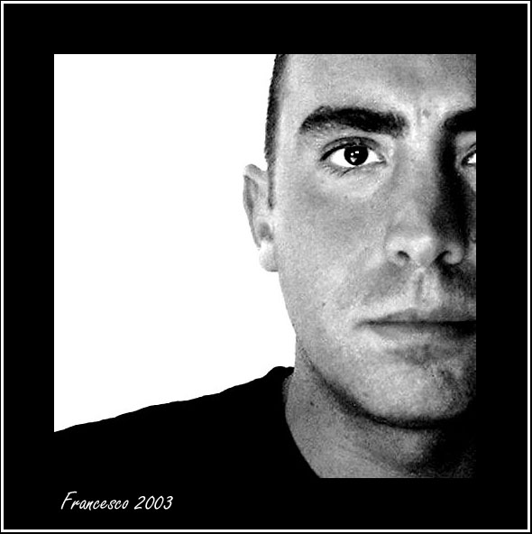 <b>SELFPORTRAIT</b>