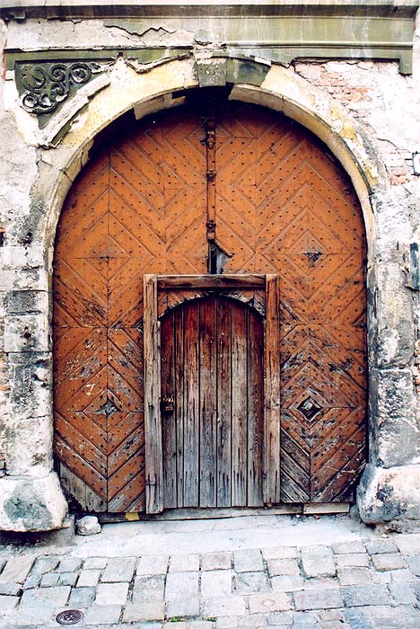 <B>...dvere do minulosti...</B>