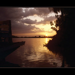 Západ nad řekou ...