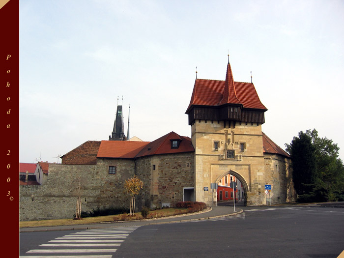 Brána
