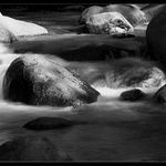 Sundat boty a honem do vody...<br>jedna z ricek v Yosemite