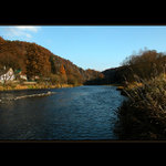 <b>Tam za rohem v rákosí</b>