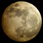 Mesiac pred zatmenim 8.10.2003