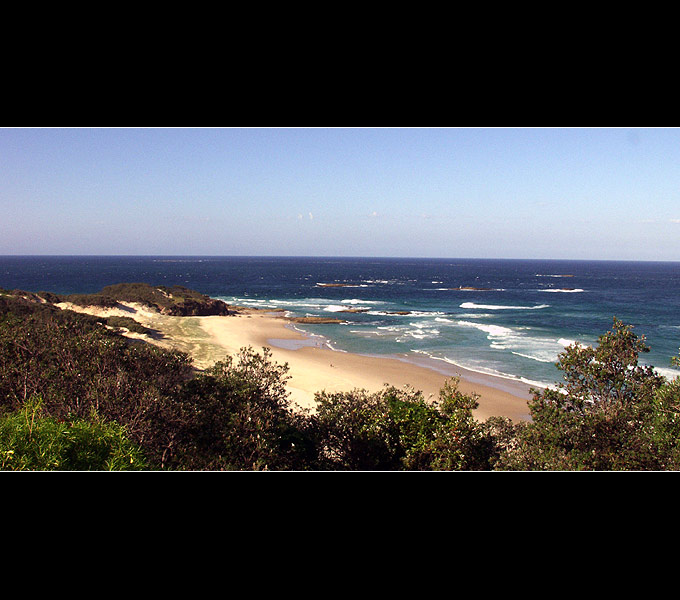 <b> Stredbroke Island </b>