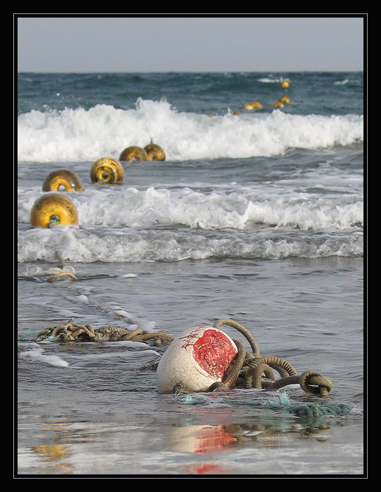 <b> Spoutaní mořem </b>