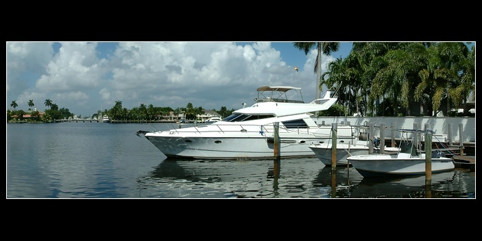 <b>LAUDERDALE</b>