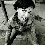 Dlouhá, tenká, bystrozraká...II