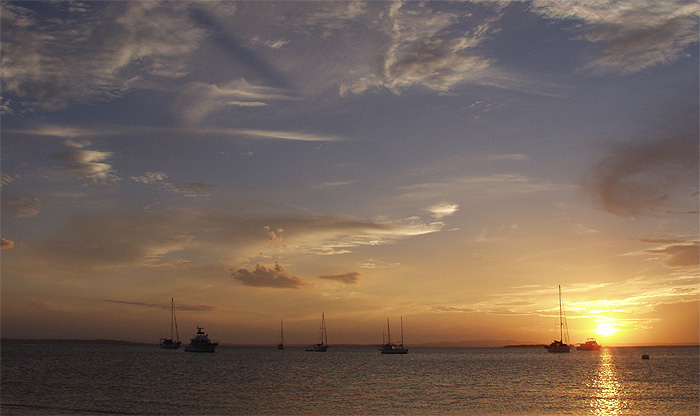 <b> Stredbroke Island </b>