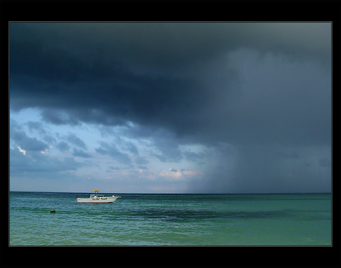 <b> Klid před bouří </b>