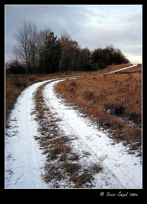Klikatá polní cesta