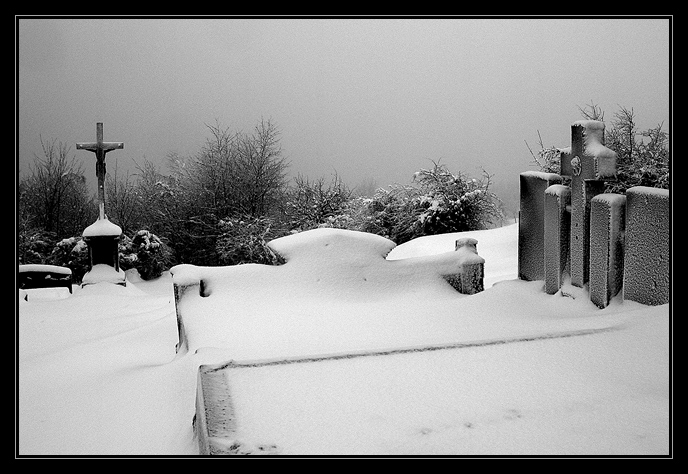 <b>Věčný sen pod sněhem...</b>