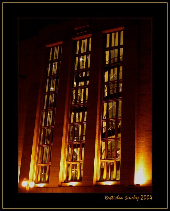 <b>Skleněná zeď</b>