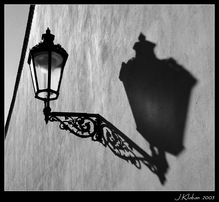 Každá lampa má svůj stín I.