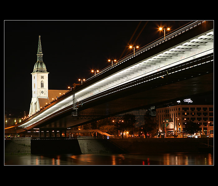 Nočná Bratislava
