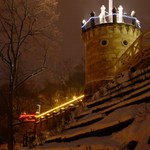 Noční zimní Karlovarská kočka