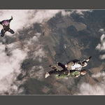 Nezapomněls dole padák?