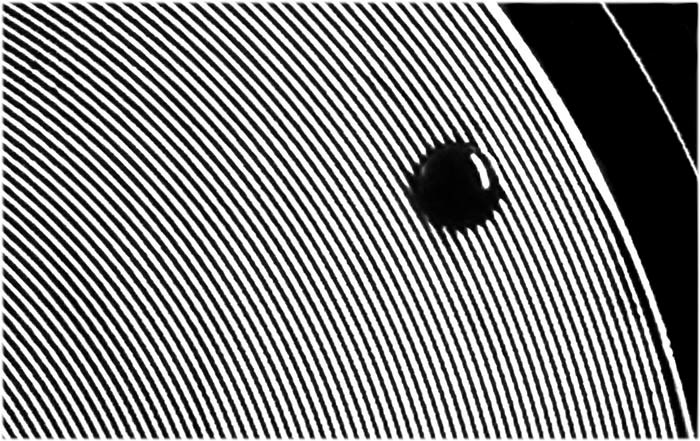 <B>K</B>o<b>n</b>t<b>r</b>a<b>s</b>t