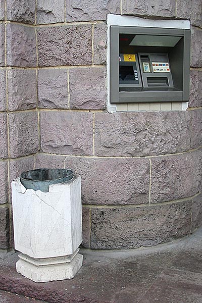 Samoobsluzna zona (alebo vklady a vybery)