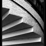 <b> Nahoruposchodechdolu </b>