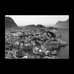 Norsko v b&w - serie 6/5 Alesund - ostrovní město