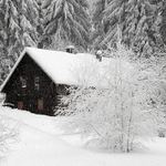 Zasněžená chalupa