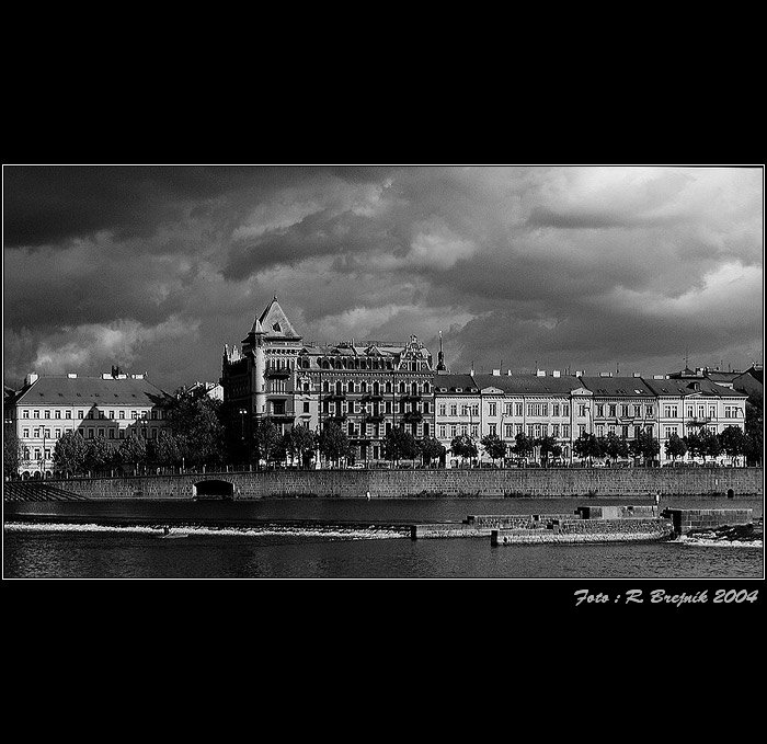 <B>DALŠÍ KOCOUŘÍ KLASIKA ...</B>