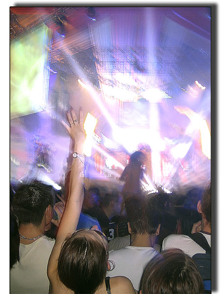 Mr. Carl Cox přichází