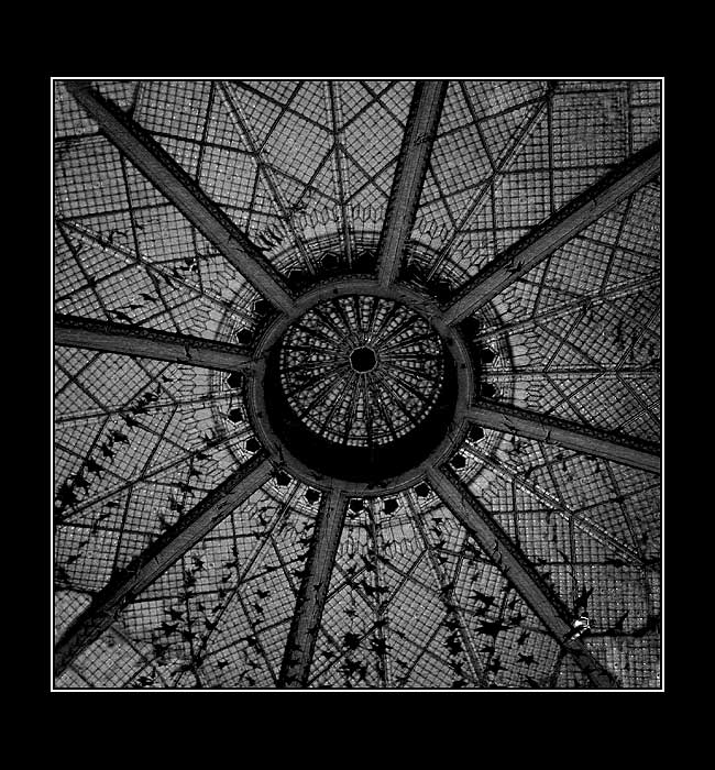 <B>slunce v pasáži