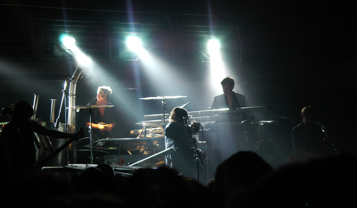 EINSTUERZEnDE NEUBAUTEN 2004