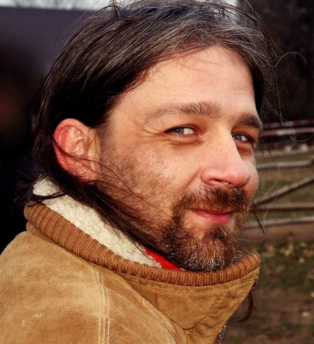 > DANIEL <