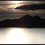 Silueta v bronzu a oceli