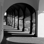 Černobílý oblouky