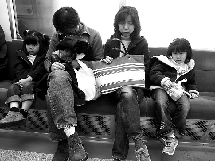 pohodička v Tokijskom metre