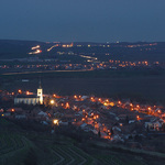 ... v noci